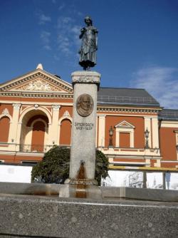 Klaipeda - Theaterplatz mit Ännchen von Tharau